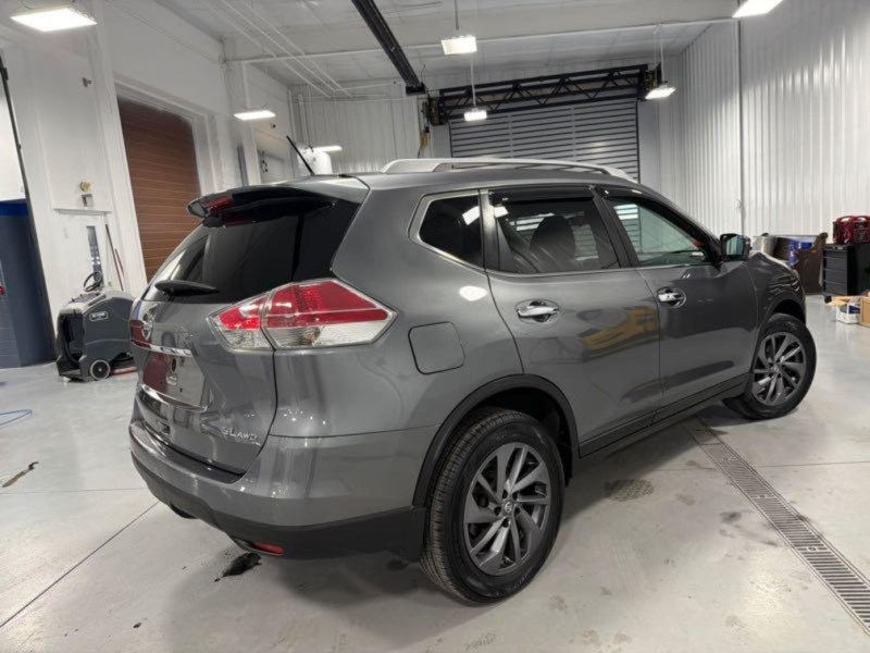 Additional photo of vehicle.