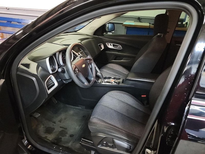 Additional photo of vehicle.