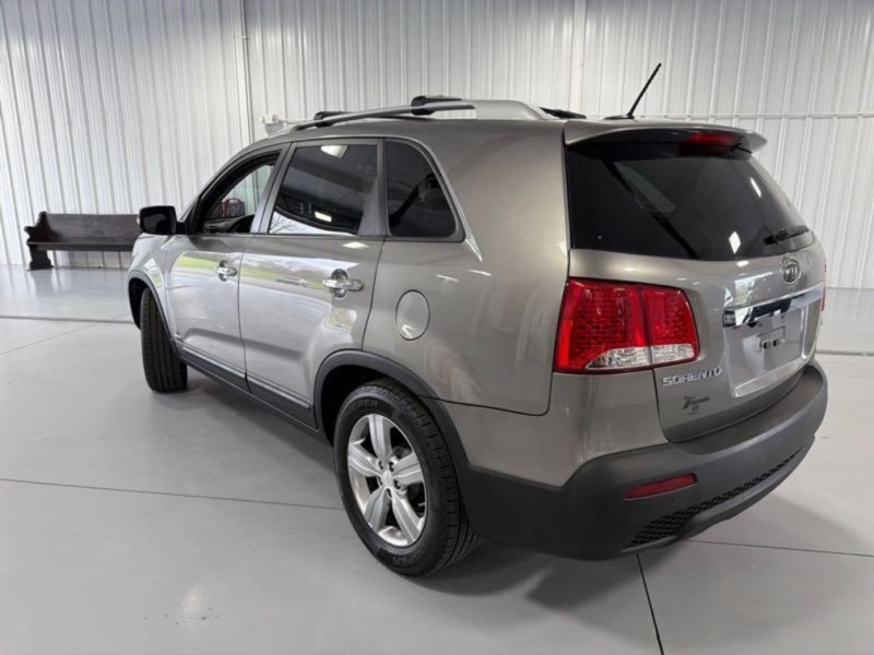 Additional photo of vehicle.