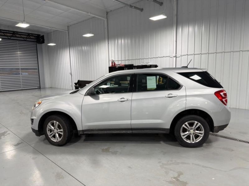 Additional photo of vehicle.