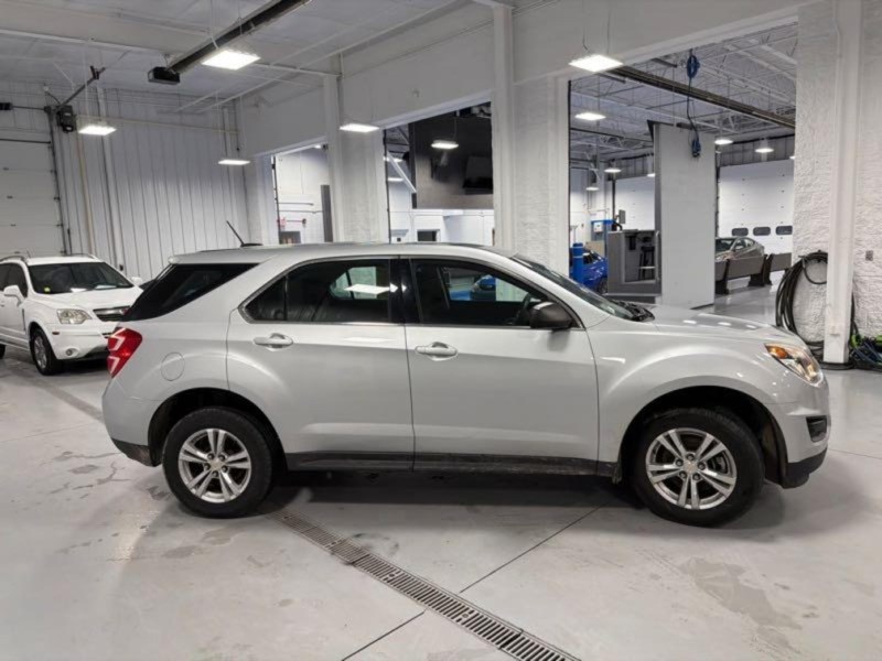 Additional photo of vehicle.