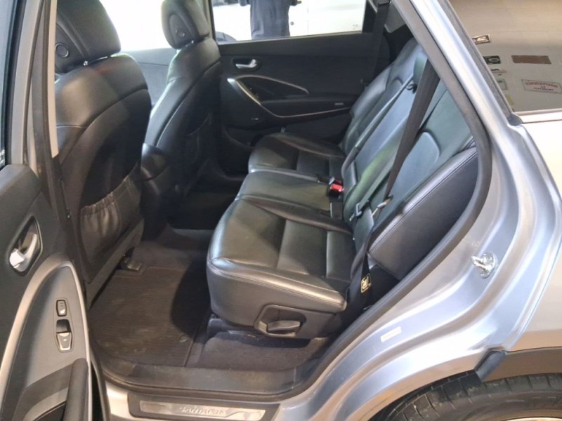 Additional photo of vehicle.