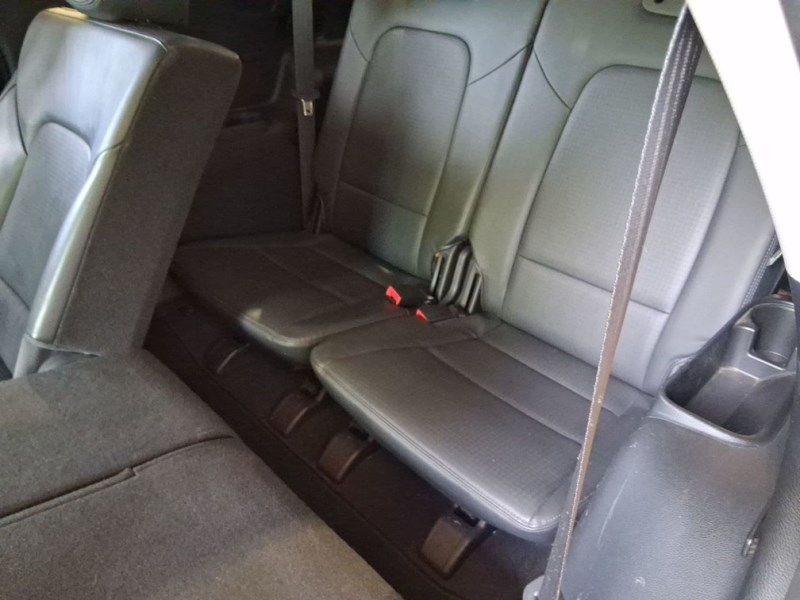 Additional photo of vehicle.