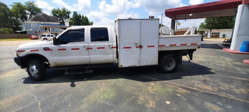 Additional photo of vehicle.