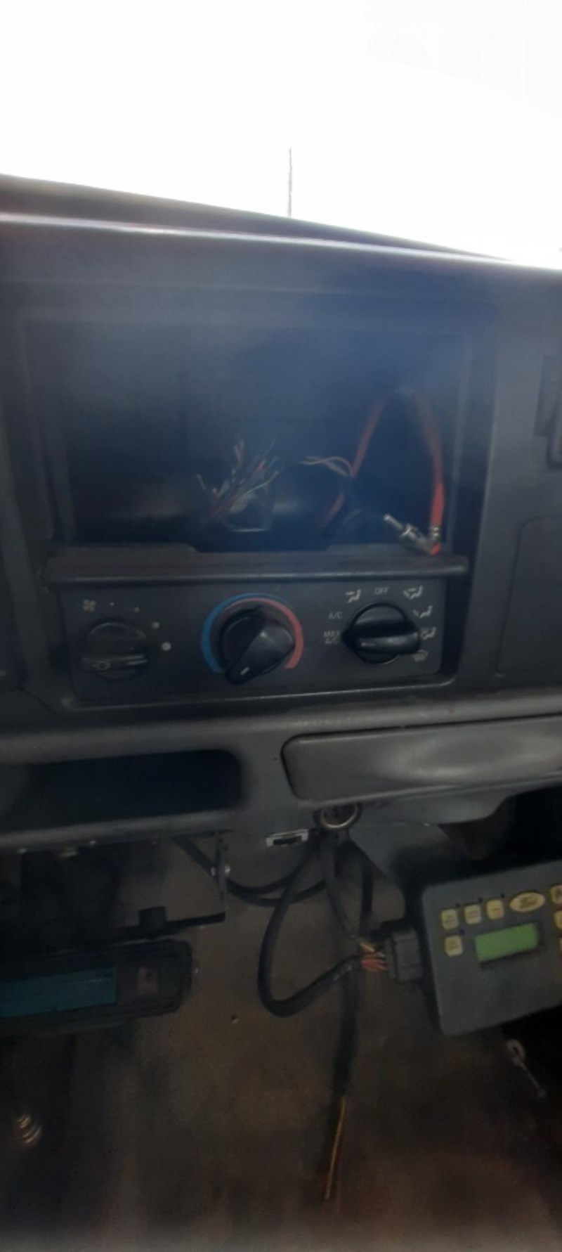 Additional photo of vehicle.
