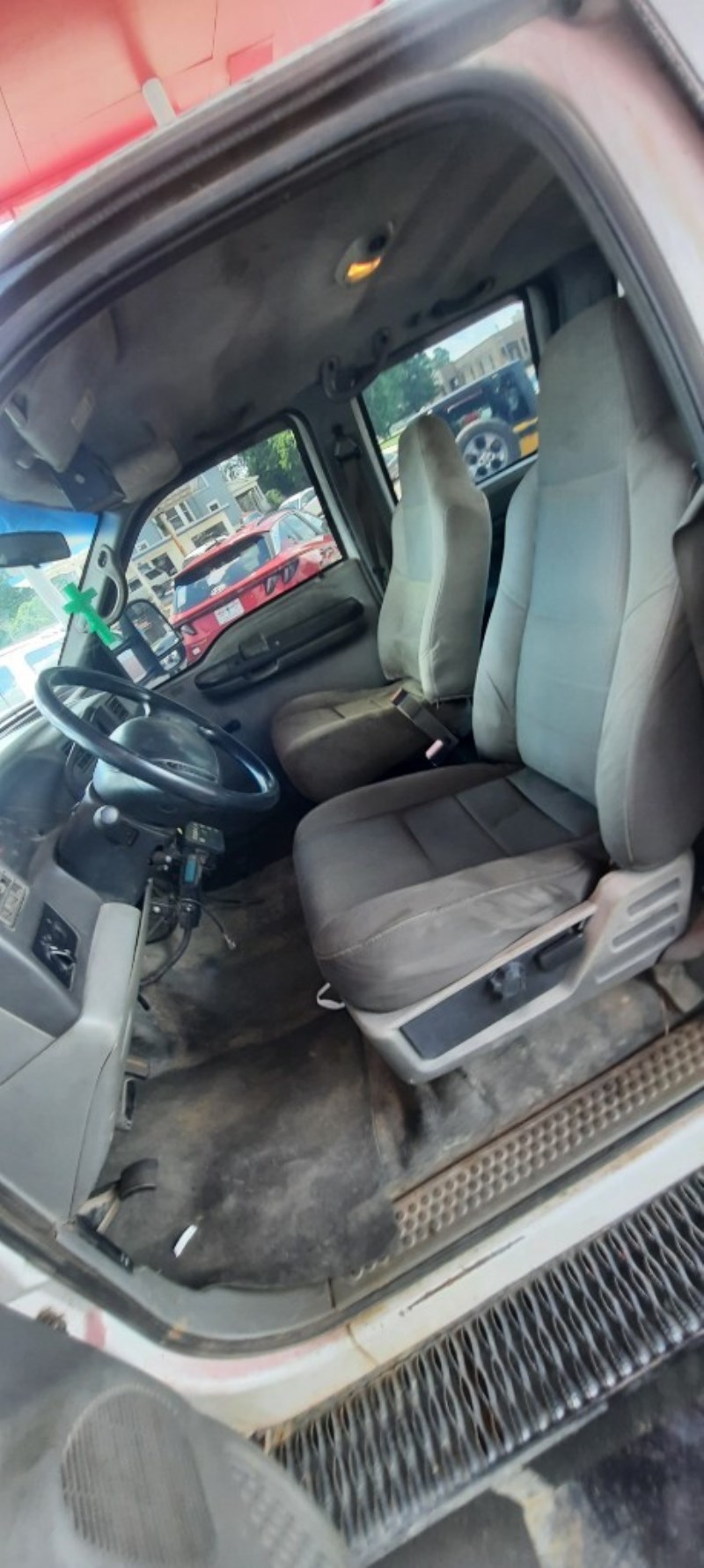 Additional photo of vehicle.