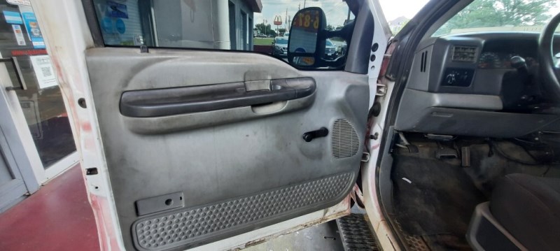 Additional photo of vehicle.