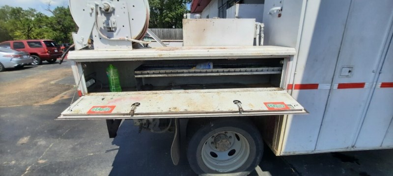 Additional photo of vehicle.