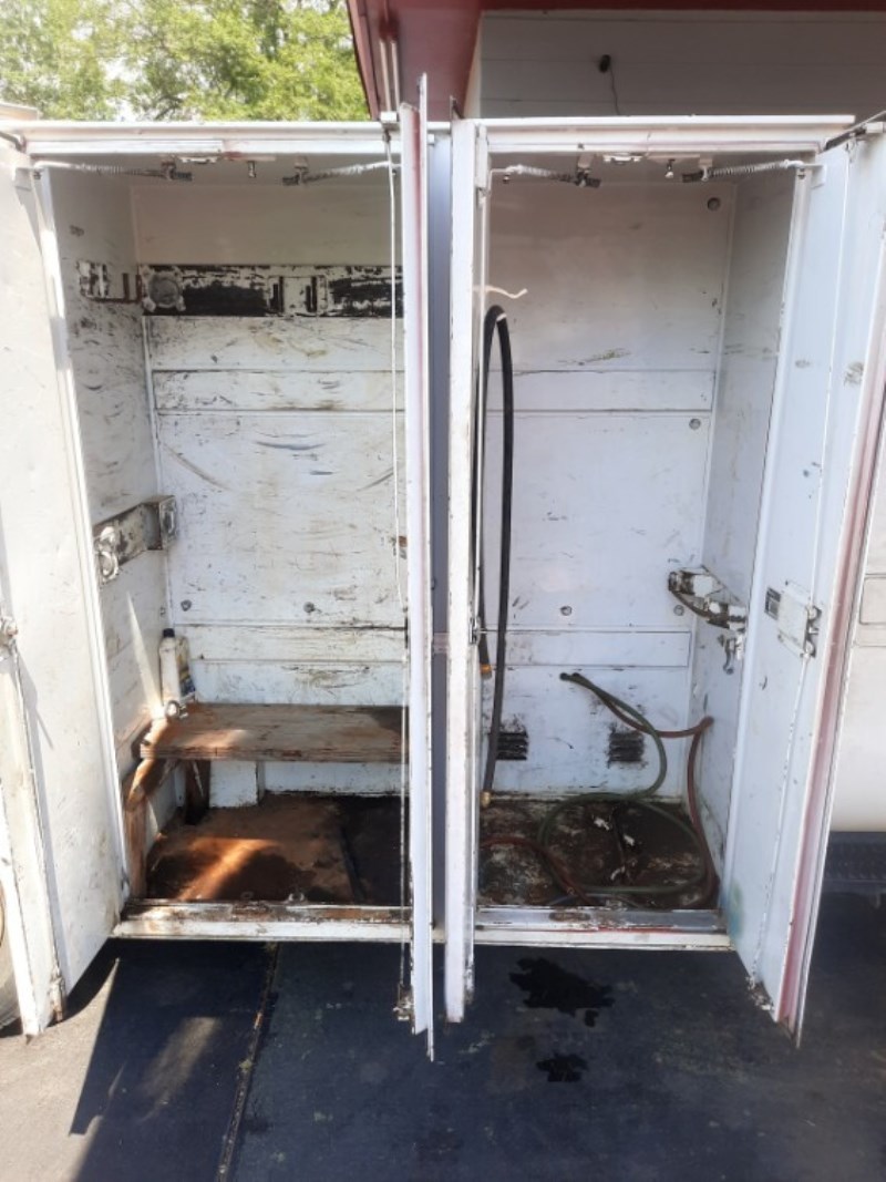 Additional photo of vehicle.