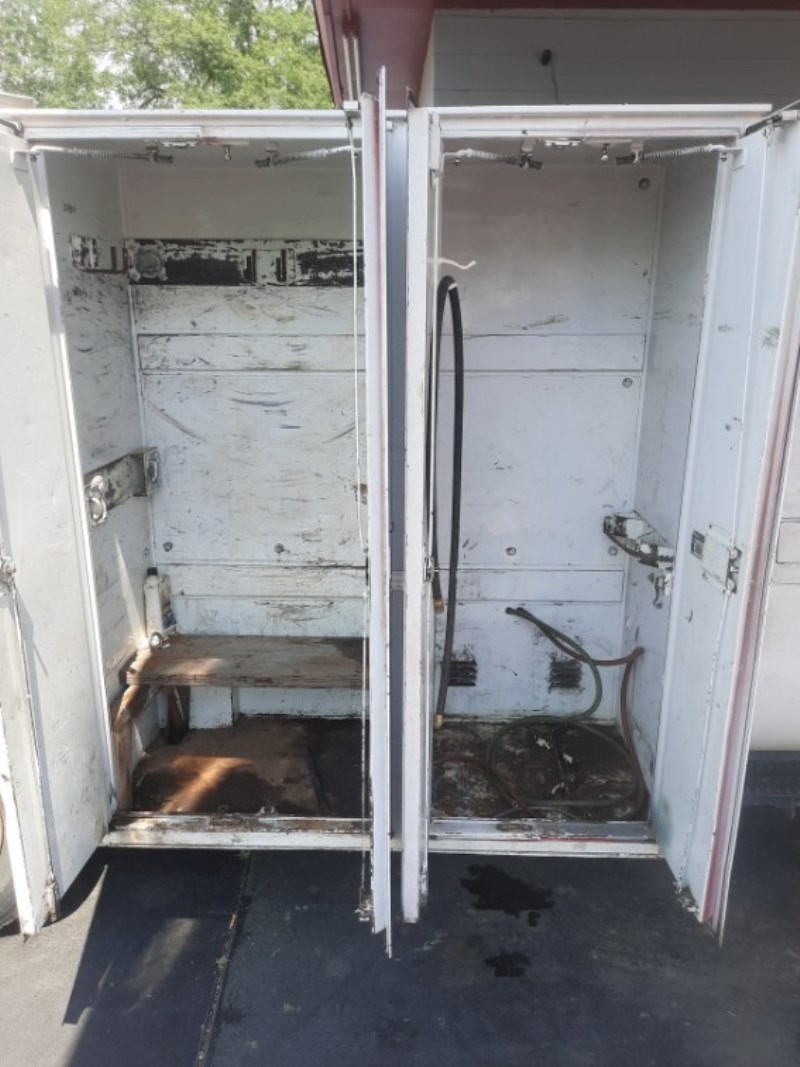 Additional photo of vehicle.