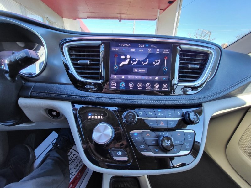 Additional photo of vehicle.