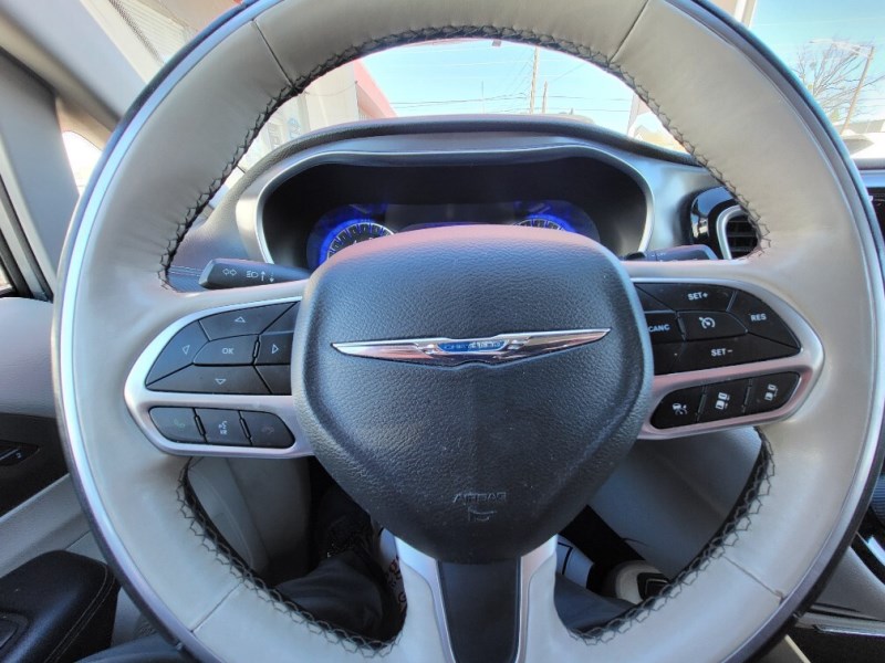 Additional photo of vehicle.