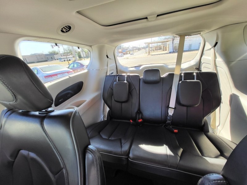 Additional photo of vehicle.