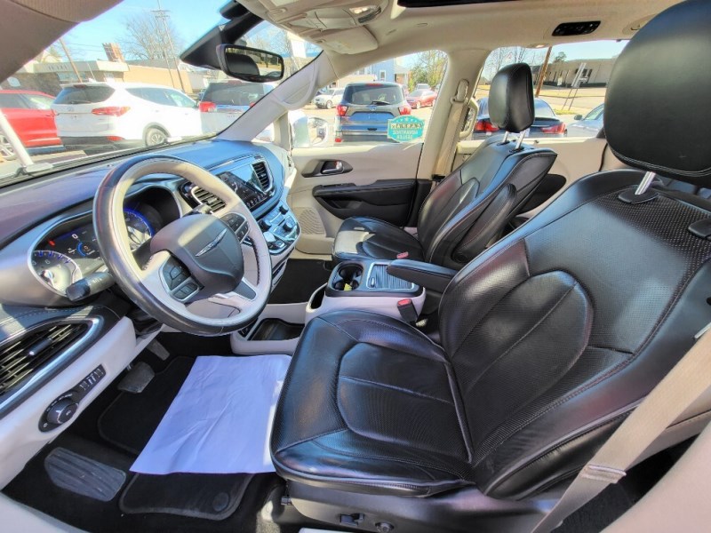 Additional photo of vehicle.