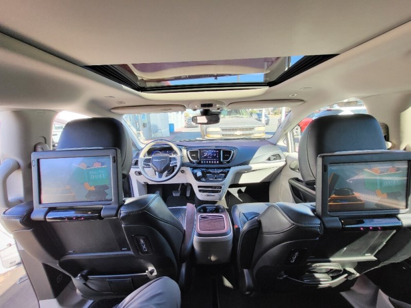 Additional photo of vehicle.