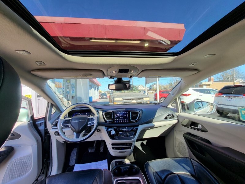 Additional photo of vehicle.