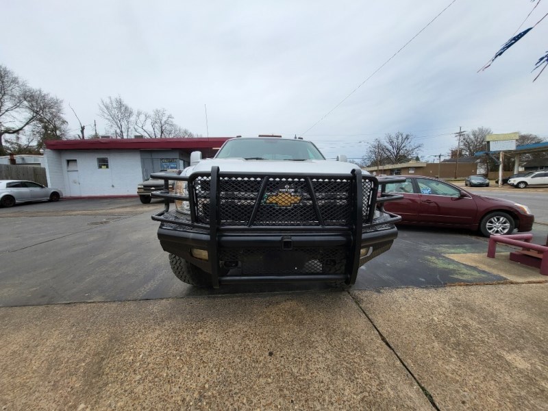 Additional photo of vehicle.