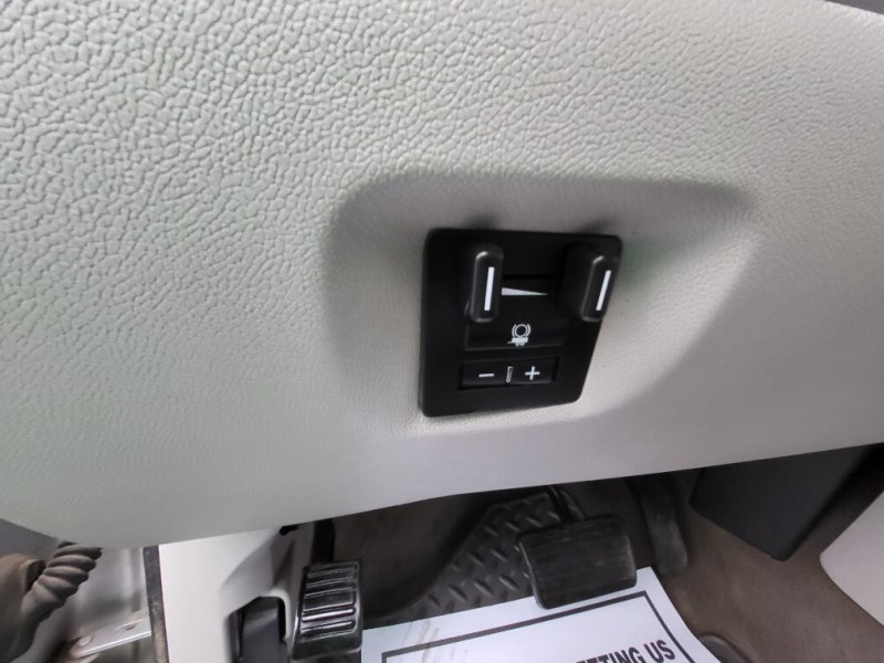 Additional photo of vehicle.