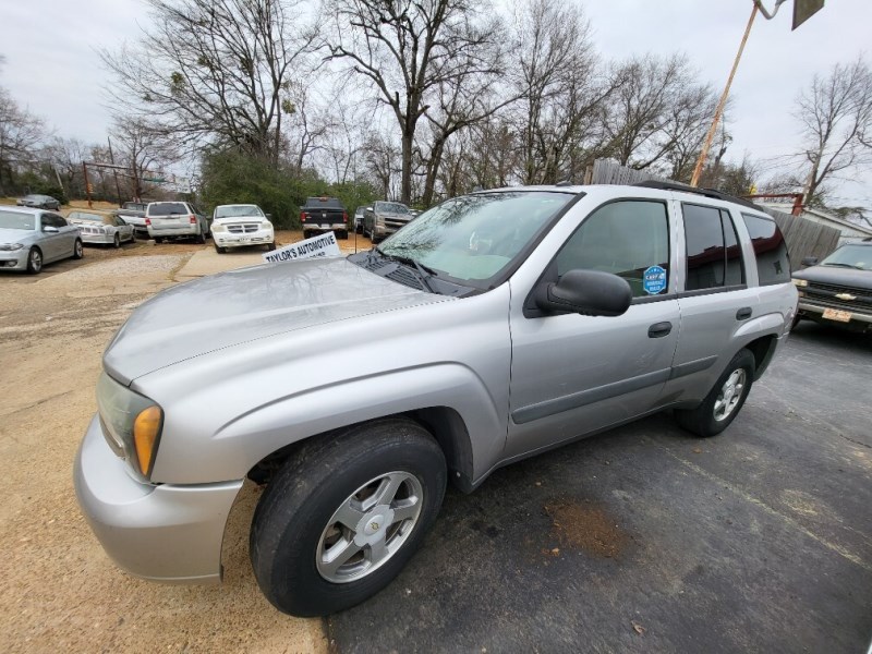 Additional photo of vehicle.