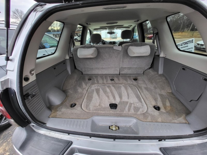 Additional photo of vehicle.