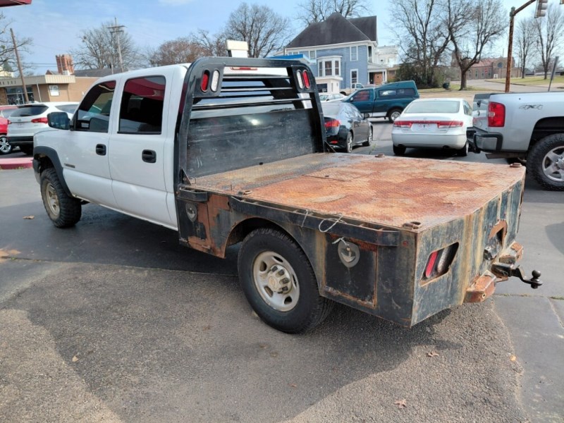 Additional photo of vehicle.