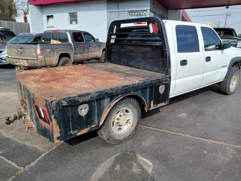 Additional photo of vehicle.