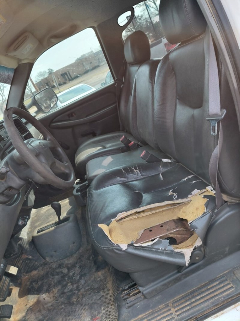 Additional photo of vehicle.