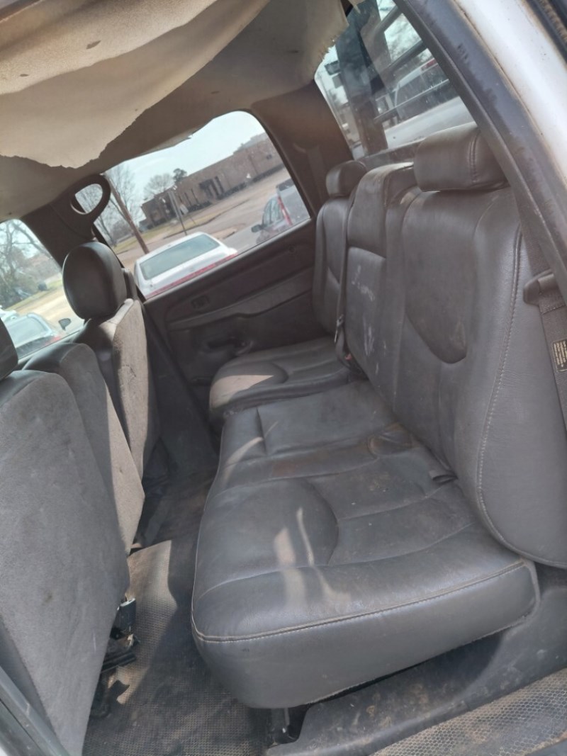 Additional photo of vehicle.