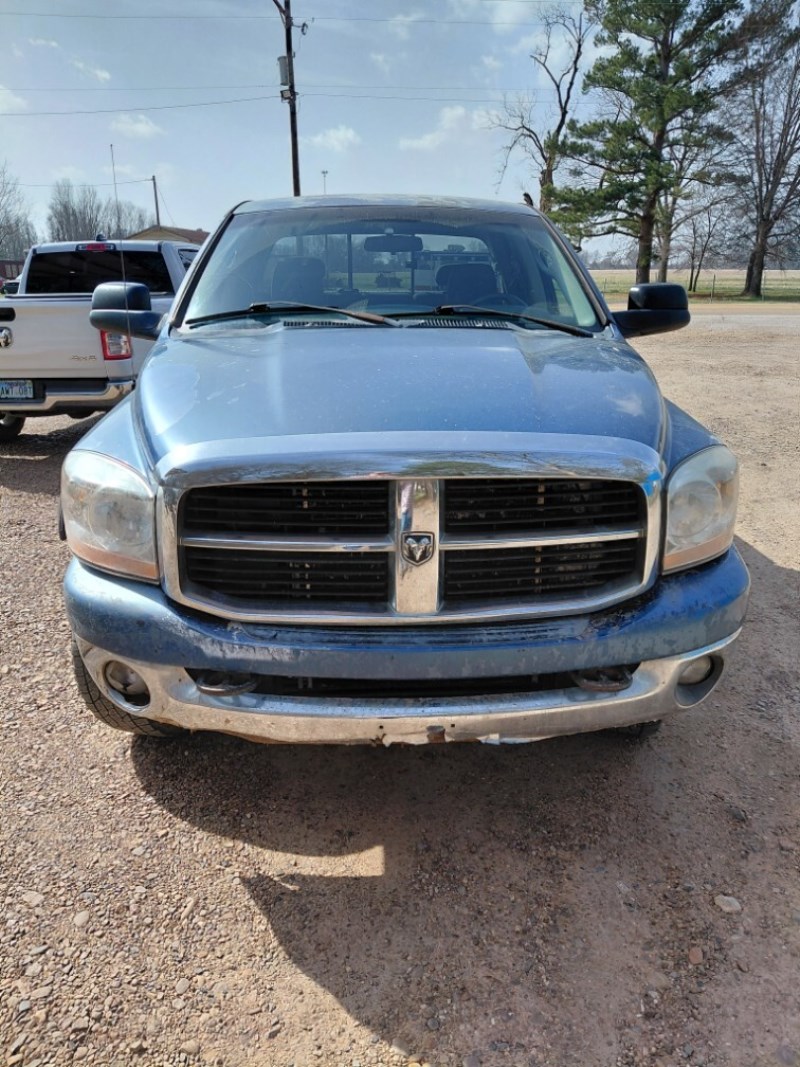 Additional photo of vehicle.
