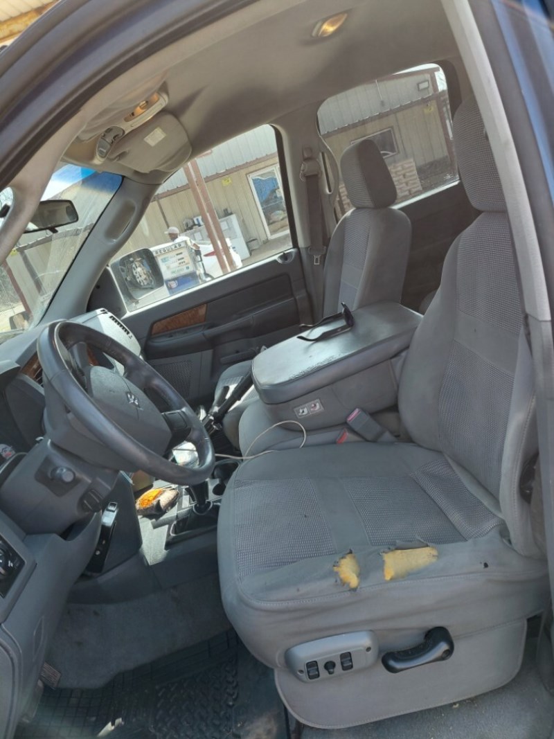 Additional photo of vehicle.