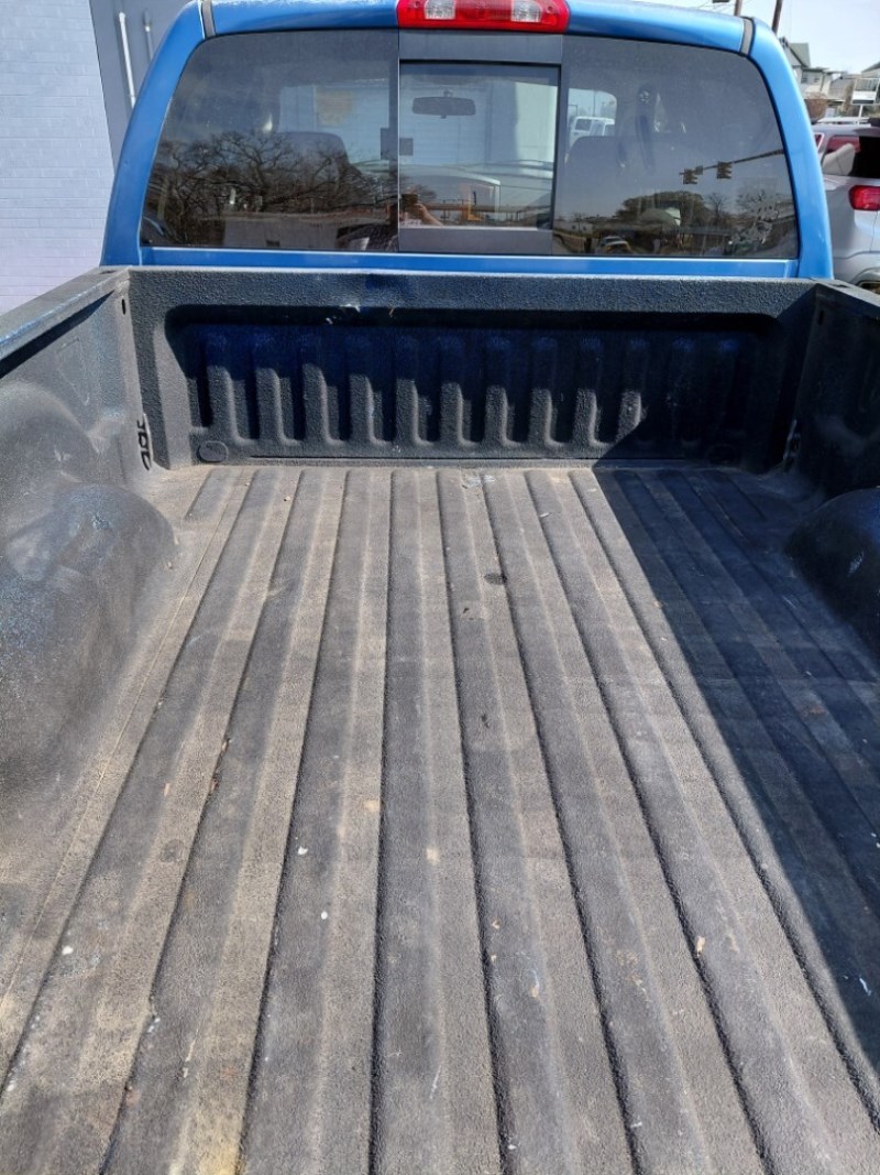 Additional photo of vehicle.