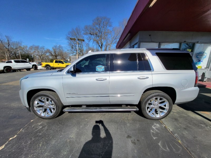 Additional photo of vehicle.