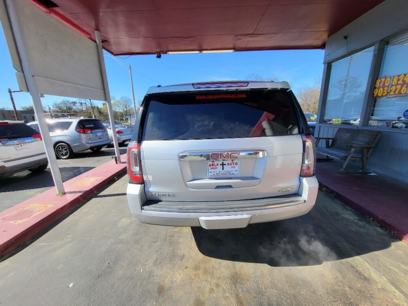 Additional photo of vehicle.