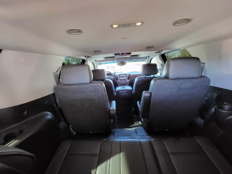 Additional photo of vehicle.