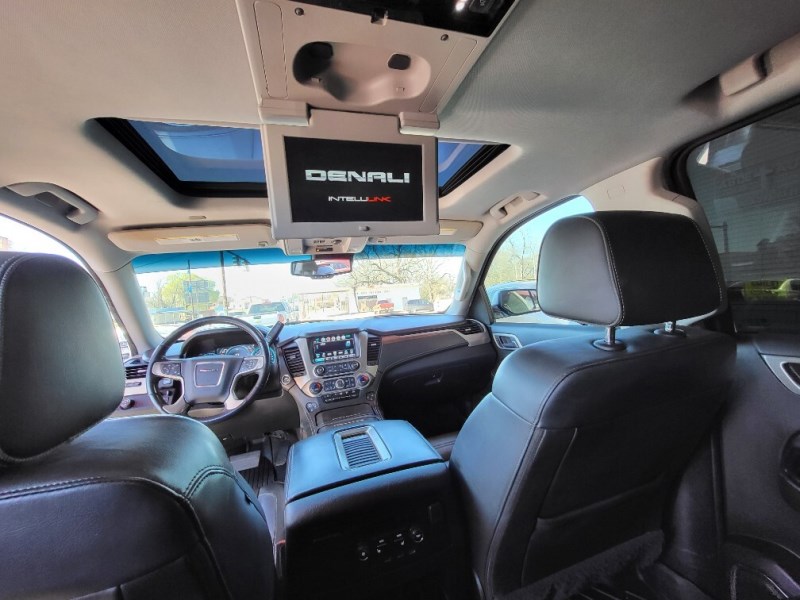 Additional photo of vehicle.