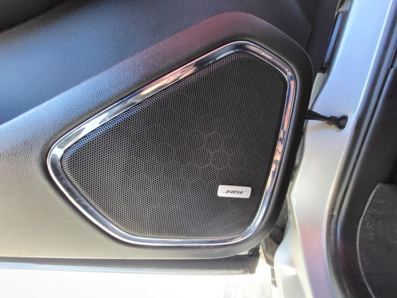 Additional photo of vehicle.