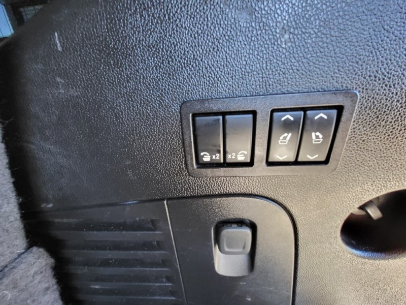 Additional photo of vehicle.