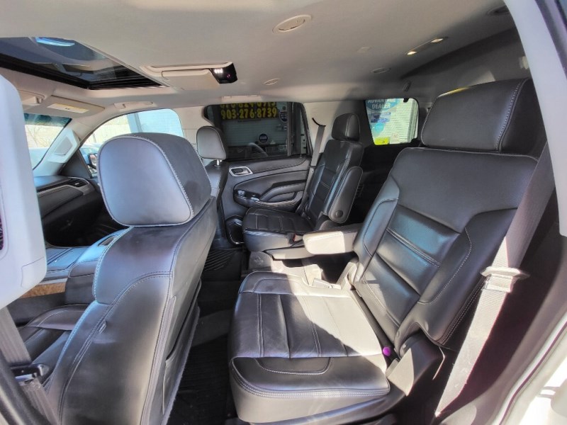 Additional photo of vehicle.