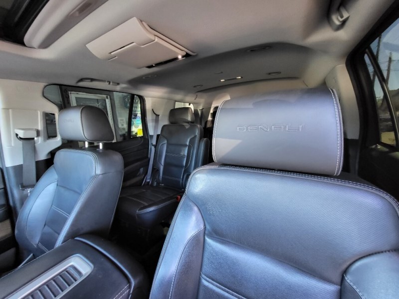 Additional photo of vehicle.