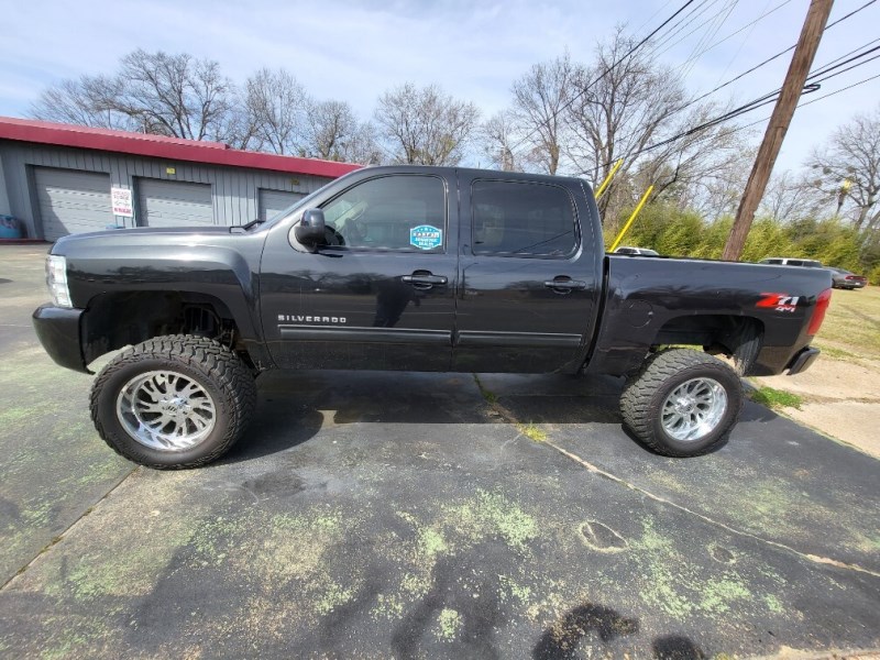 Additional photo of vehicle.