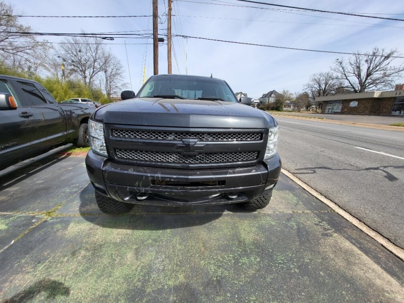Additional photo of vehicle.