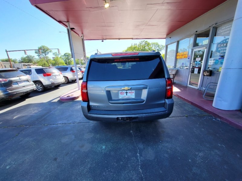 Additional photo of vehicle.