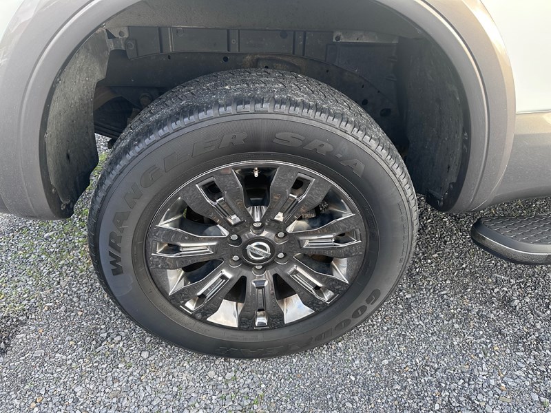 Additional photo of vehicle.