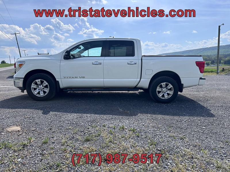 2018 Nissan Titan SV 4X4 Crew Cab's photo