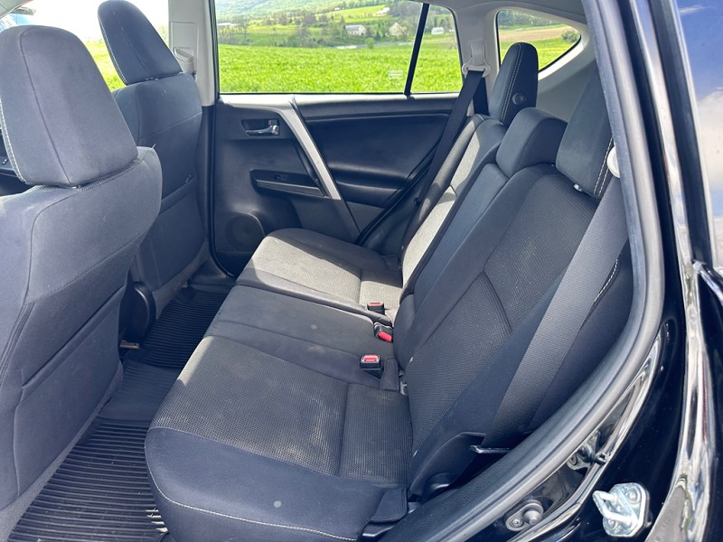 2018 Toyota RAV4 XLE - Photo 13