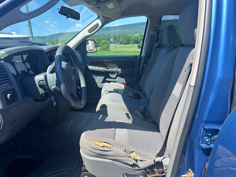 Additional photo of vehicle.