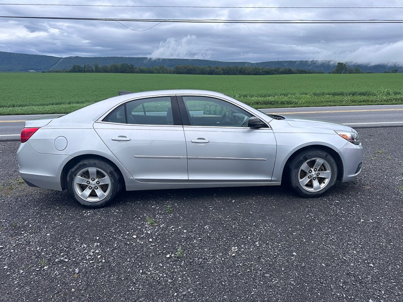Additional photo of vehicle.