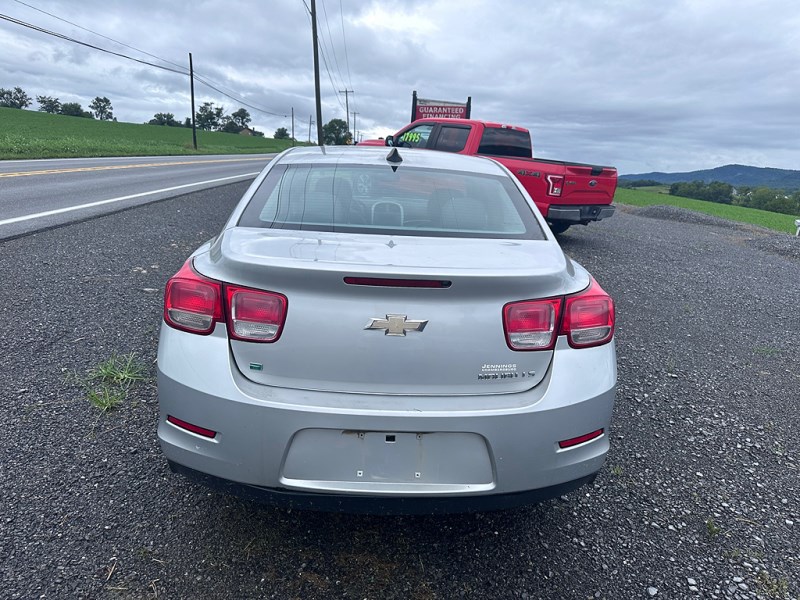 Additional photo of vehicle.