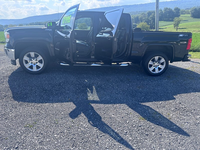 Additional photo of vehicle.