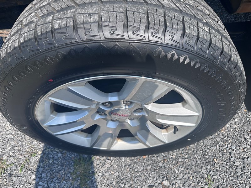 Additional photo of vehicle.